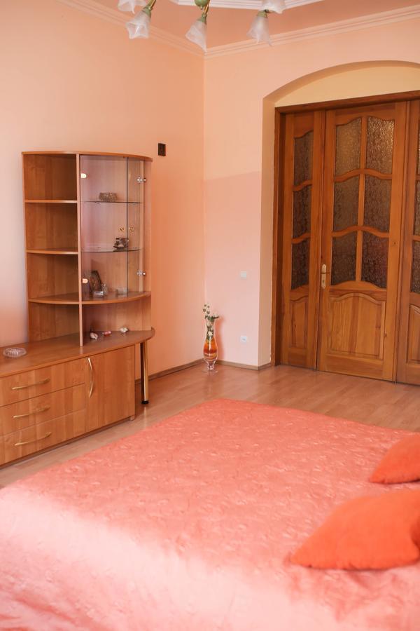 Apartment Near St. Elizabeth Church Λβιβ Εξωτερικό φωτογραφία