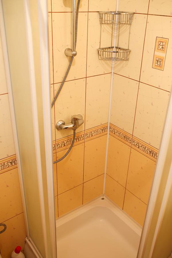 Apartment Near St. Elizabeth Church Λβιβ Εξωτερικό φωτογραφία