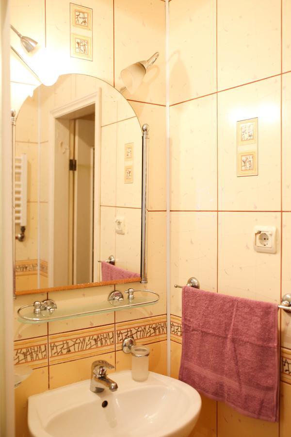 Apartment Near St. Elizabeth Church Λβιβ Εξωτερικό φωτογραφία
